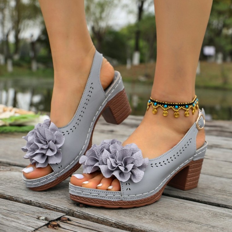 Vintage Fashion Heels - Vintage Flower Decorate Peep Toe Sandals