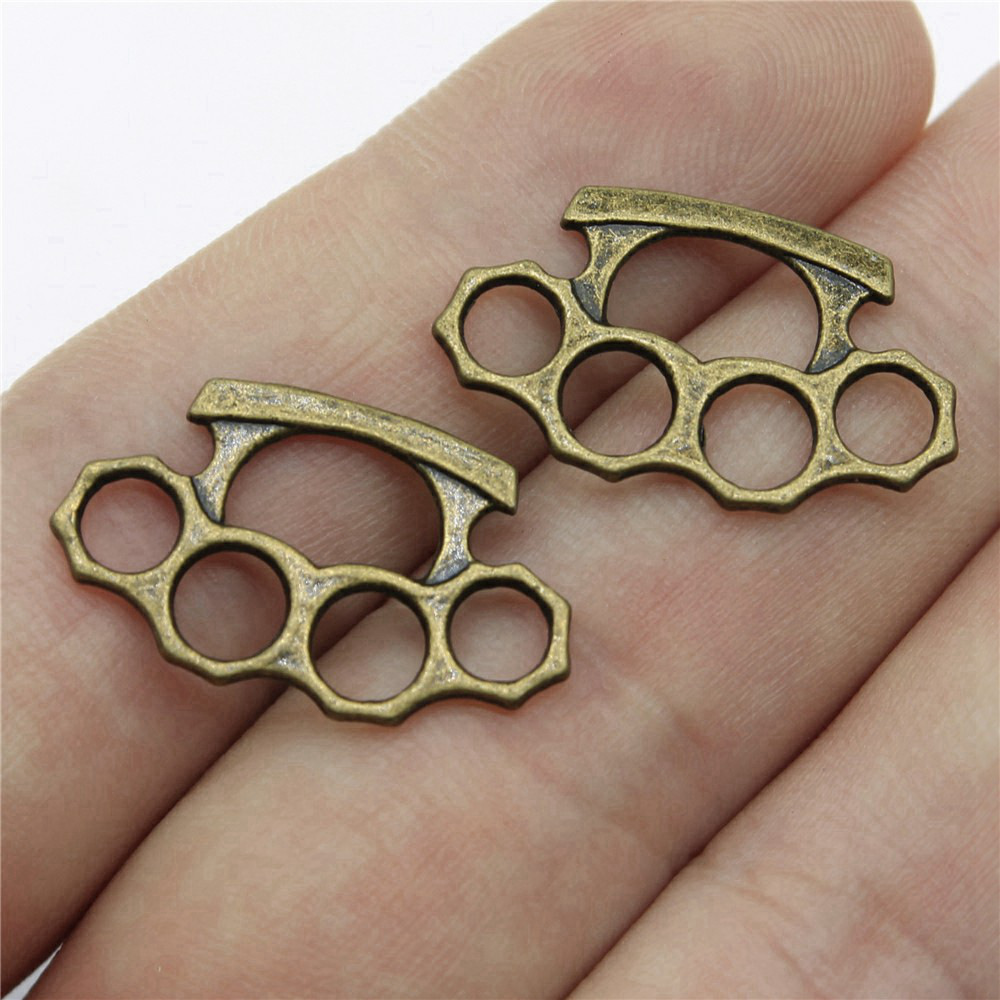 Fighting War Charms Pendant Ch - огляд і ціна Vintage Fashion Stuff