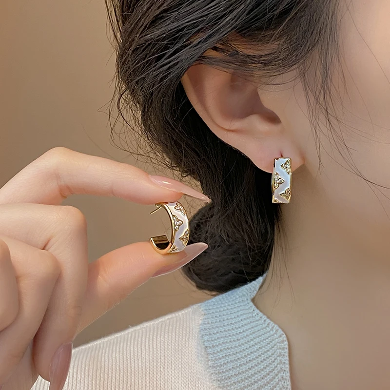 French Vintage Zircon Flower W - огляд і ціна Vintage Fashion News